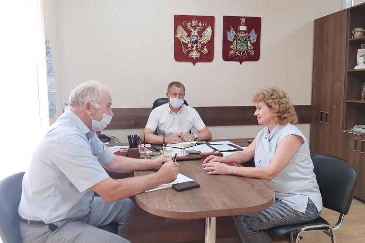 Сотрудники ФГБУ «Краснодарская МВЛ» провели рабочую встречу в администрации муниципального образования Крымский район