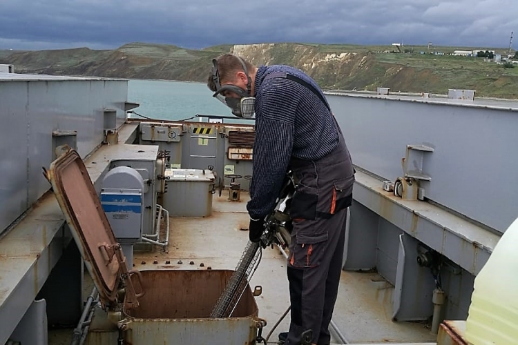 В Темрюкском районе проведена дезинфекция трюмов теплохода
