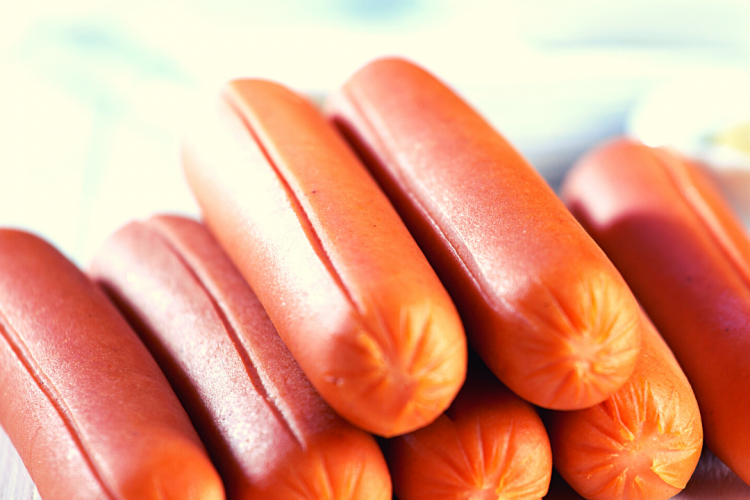 Контроль качества мясных продуктов: сосиски с «сюрпризом»