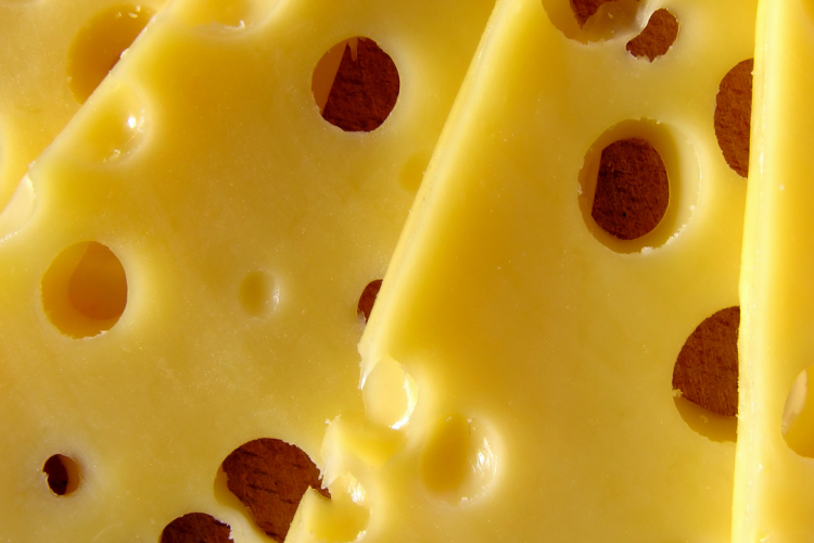 В сыре обнаружены остаточные количества антибиотиков тетрациклиновой группы