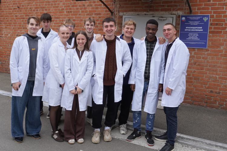 Первокурсники КубГАУ имени И.Т. Трубилина посетили Краснодарский филиал ФГБУ «ВНИИЗЖ»